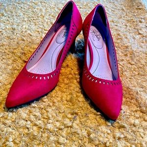 Life Stride softy system heels Size 9M red suede